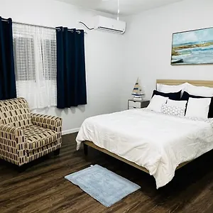 Menpour Complex Bed & Breakfast